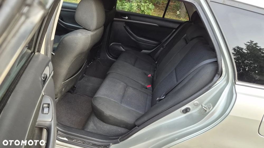 Toyota Avensis 2.2 D-4D Prestige - 9
