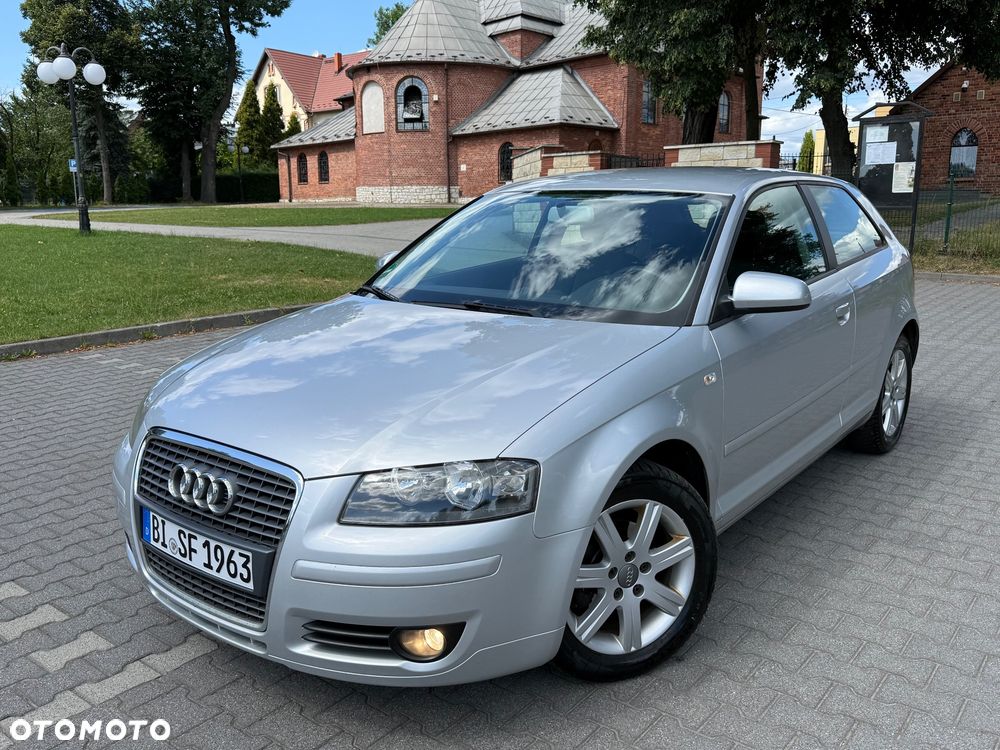 Audi A3 3-drzwiowe 1.6 Attraction - 1