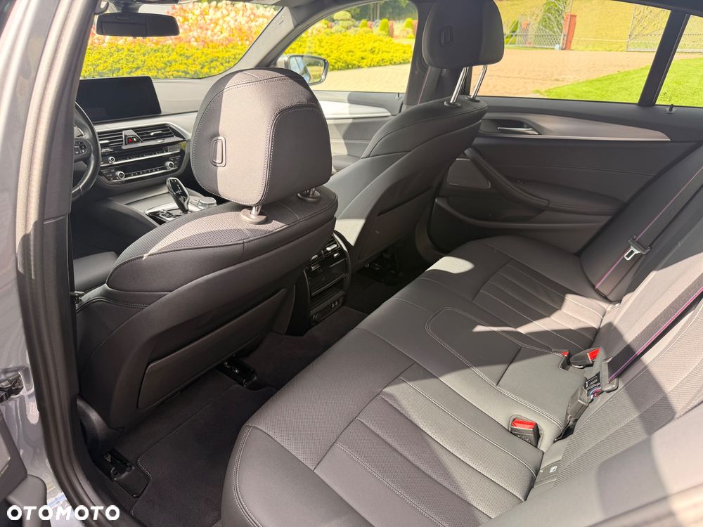 BMW Seria 5 530i xDrive mHEV M Sport sport - 21