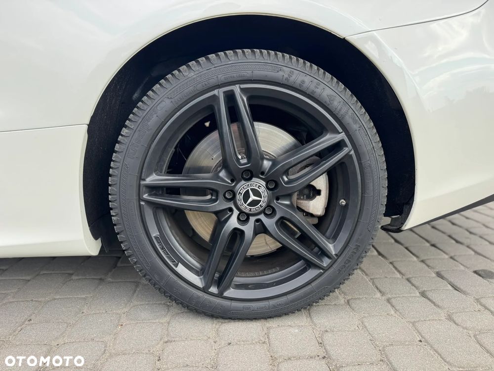 Mercedes-Benz Klasa E 400 4-Matic 9G-TRONIC - 11