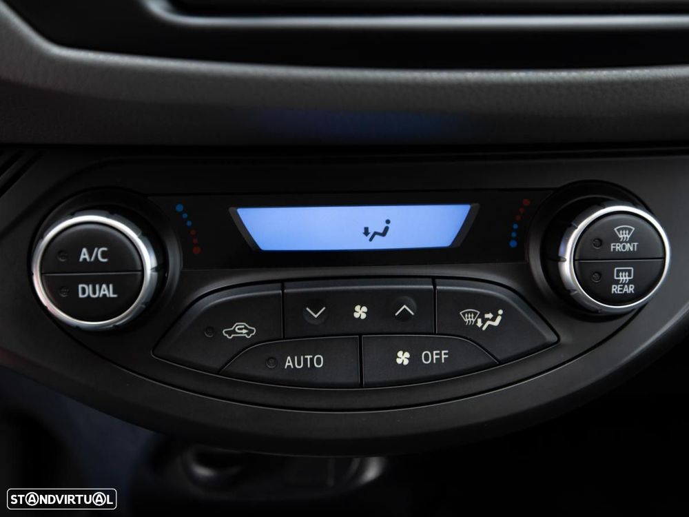 Toyota Yaris 1.5 HSD Active - 17