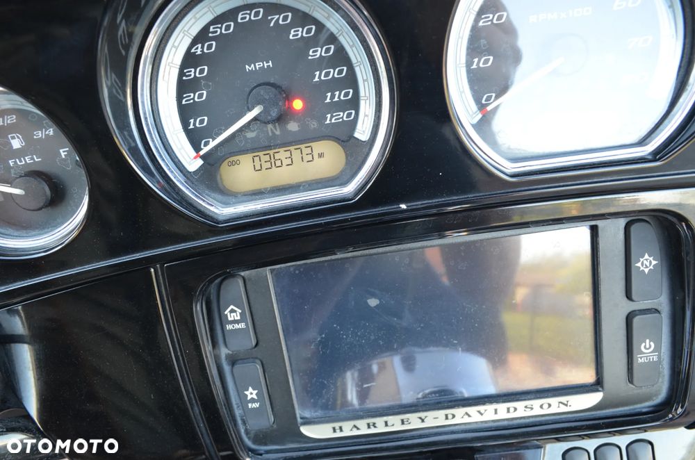 Harley-Davidson FLH Electra Glide - 19