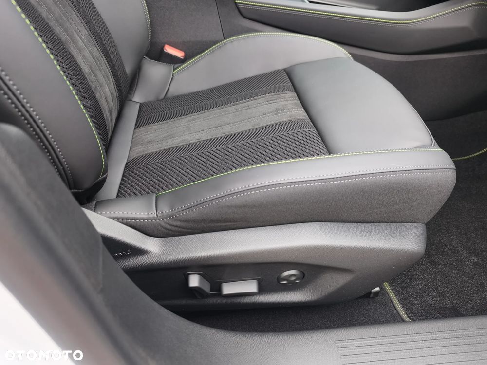 Peugeot 408 1.2 PureTech mHEV GT S&S e-DSC6 - 19
