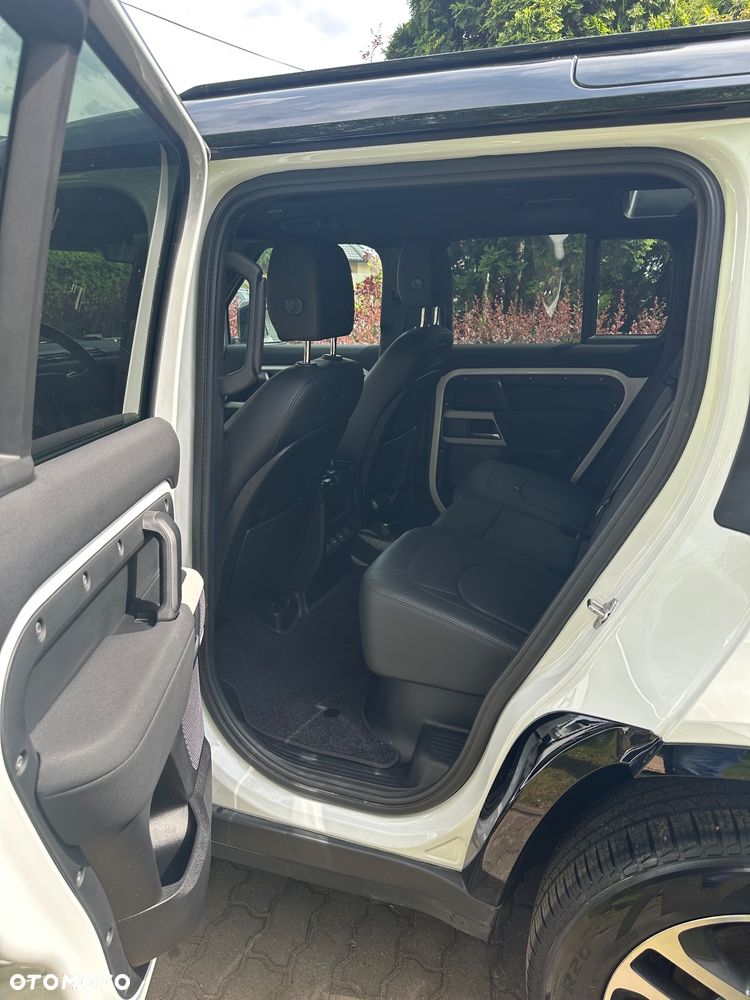 Land Rover Defender 110 2.0 D240 SE - 14