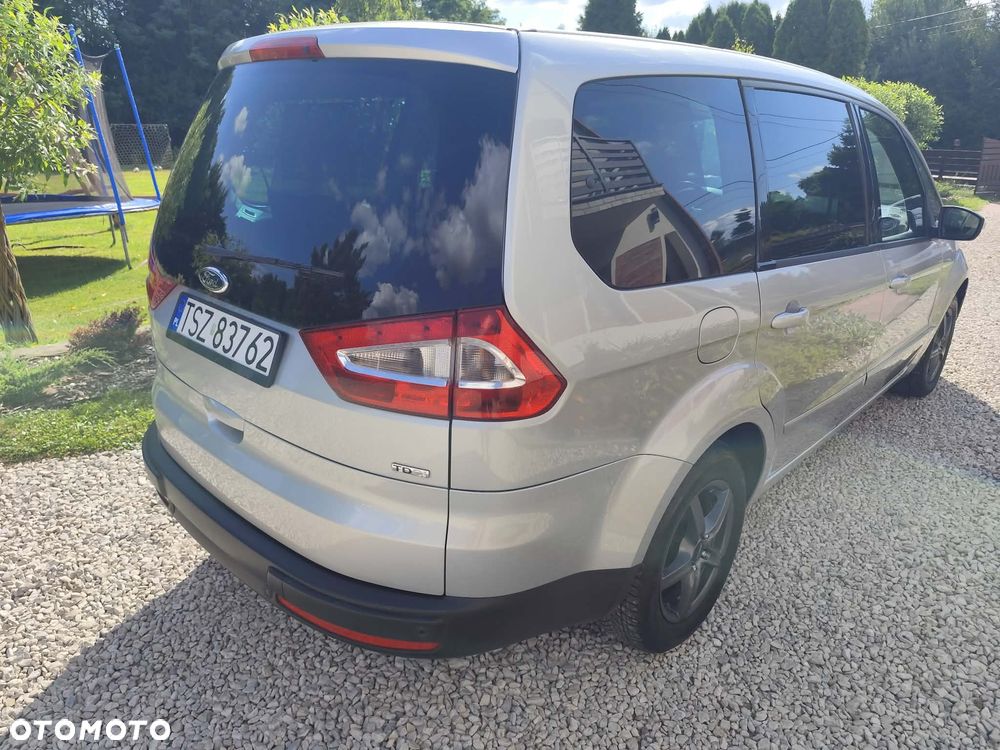 Ford Galaxy - 10