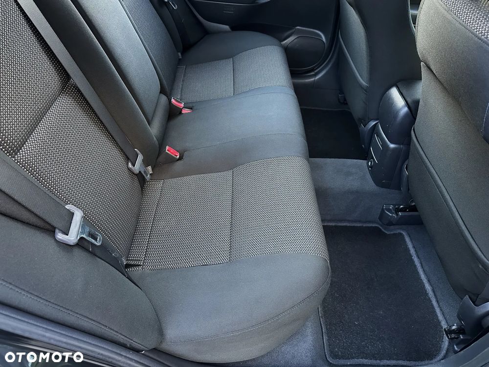 Toyota Avensis 1.8 VVT-i Terra Plus - 10