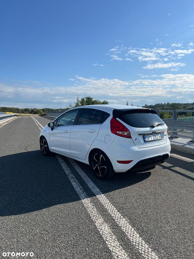 Ford Fiesta 1.25 Titanium EU5 - 4