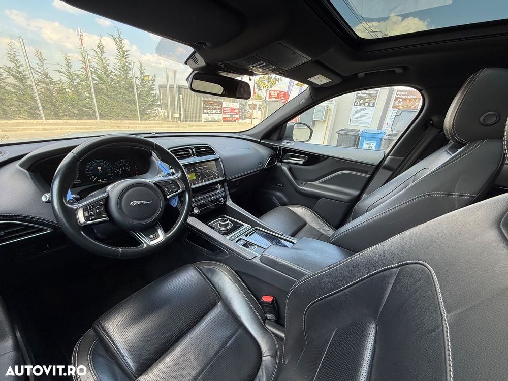 Jaguar F-Pace 20d Aut. R-Sport - 18