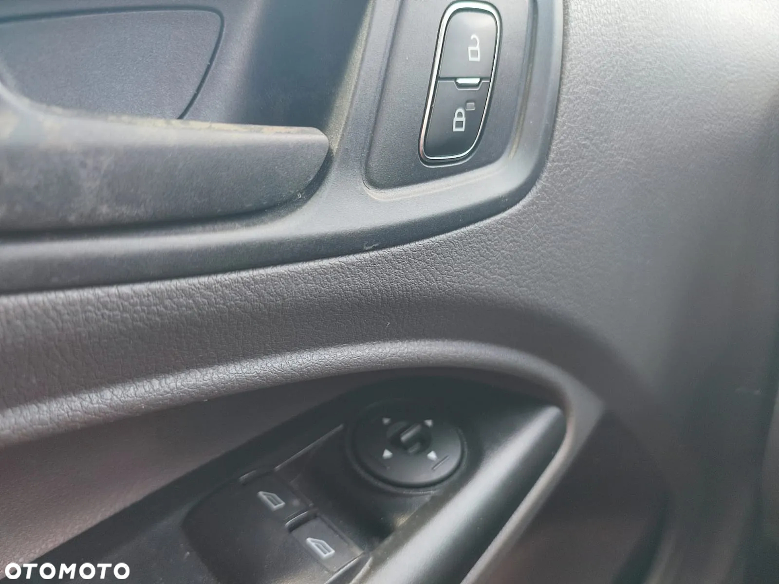 Ford CONNECT - 14