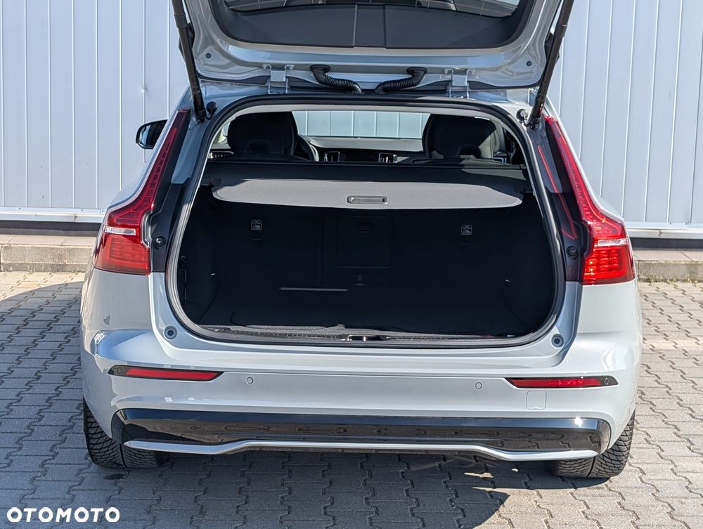 Volvo V60 B4 B DKG Plus Dark - 14