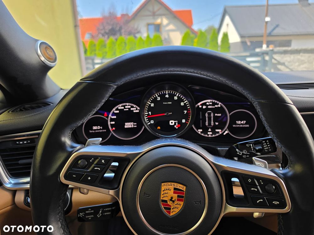 Porsche Panamera 4S - 12