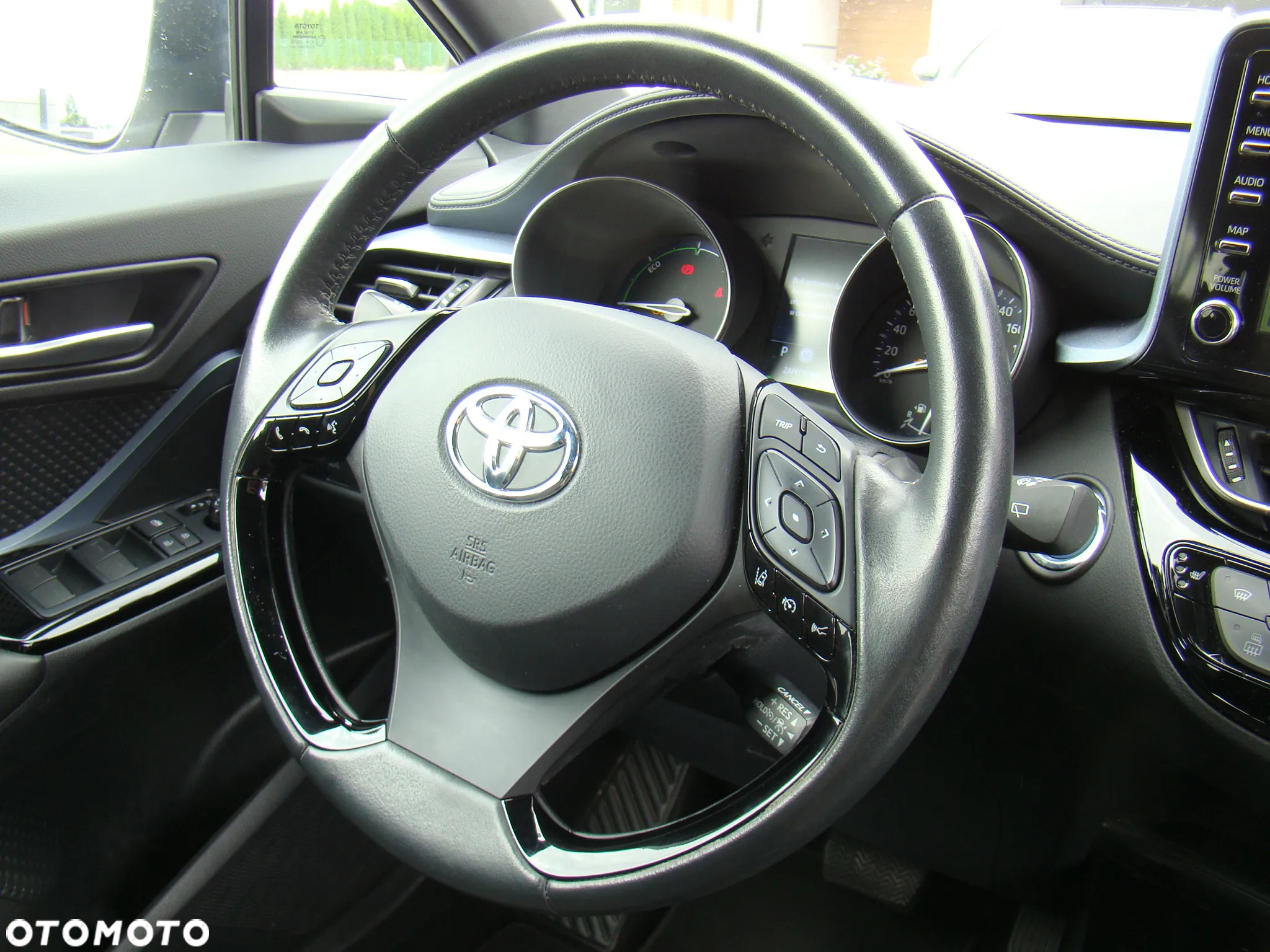 Toyota C-HR 1.8 Hybrid Team Deutschland - 39