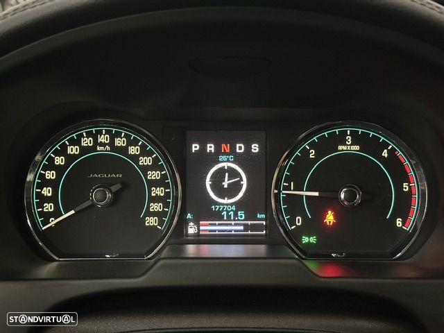 Jaguar XF Sportbrake 3.0 D V6 Premium Luxury - 24