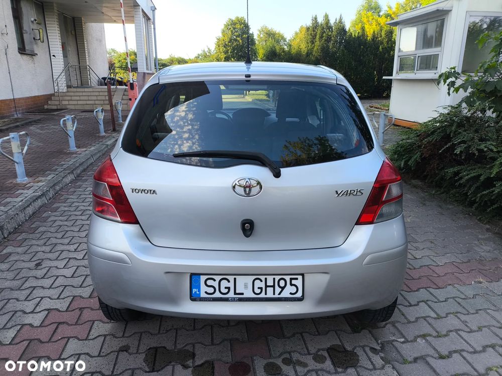 Toyota Yaris 1.0 VVT-i Luna - 11