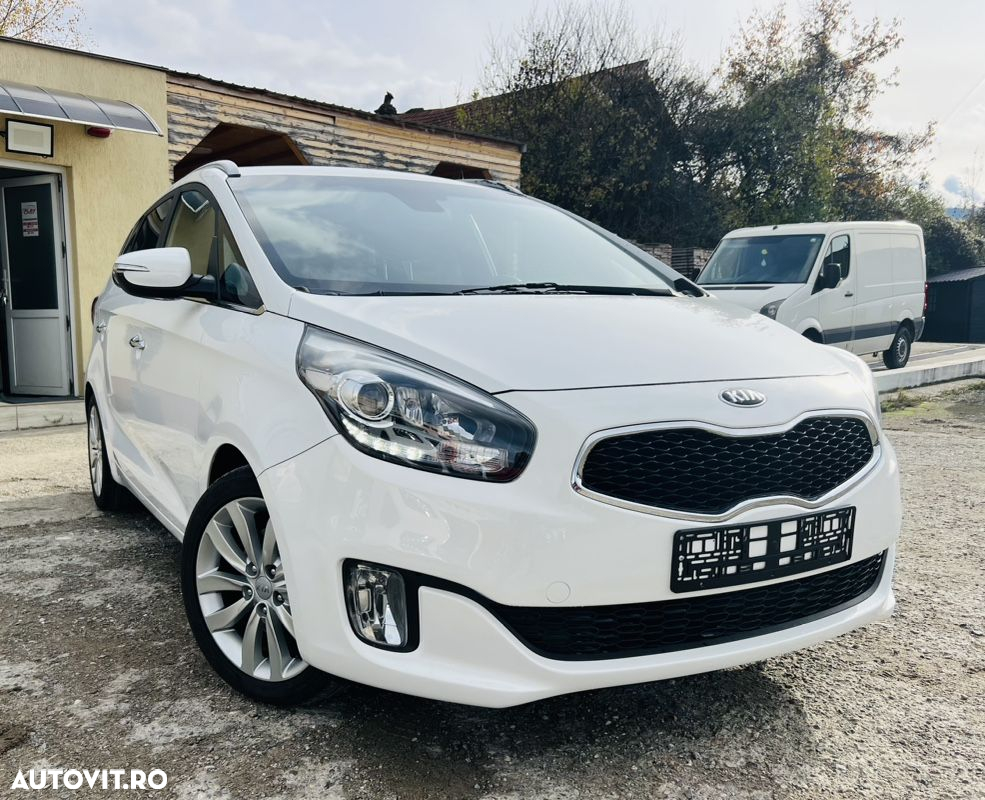 Kia Carens - 2