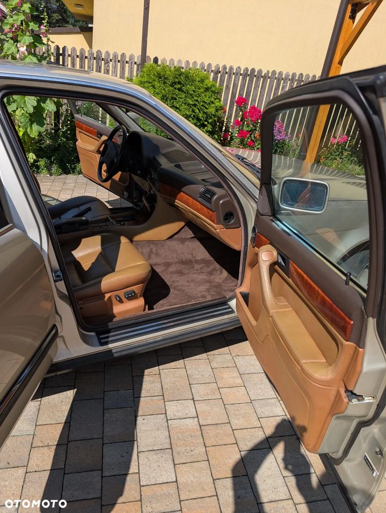 BMW Seria 7 750iL - 25