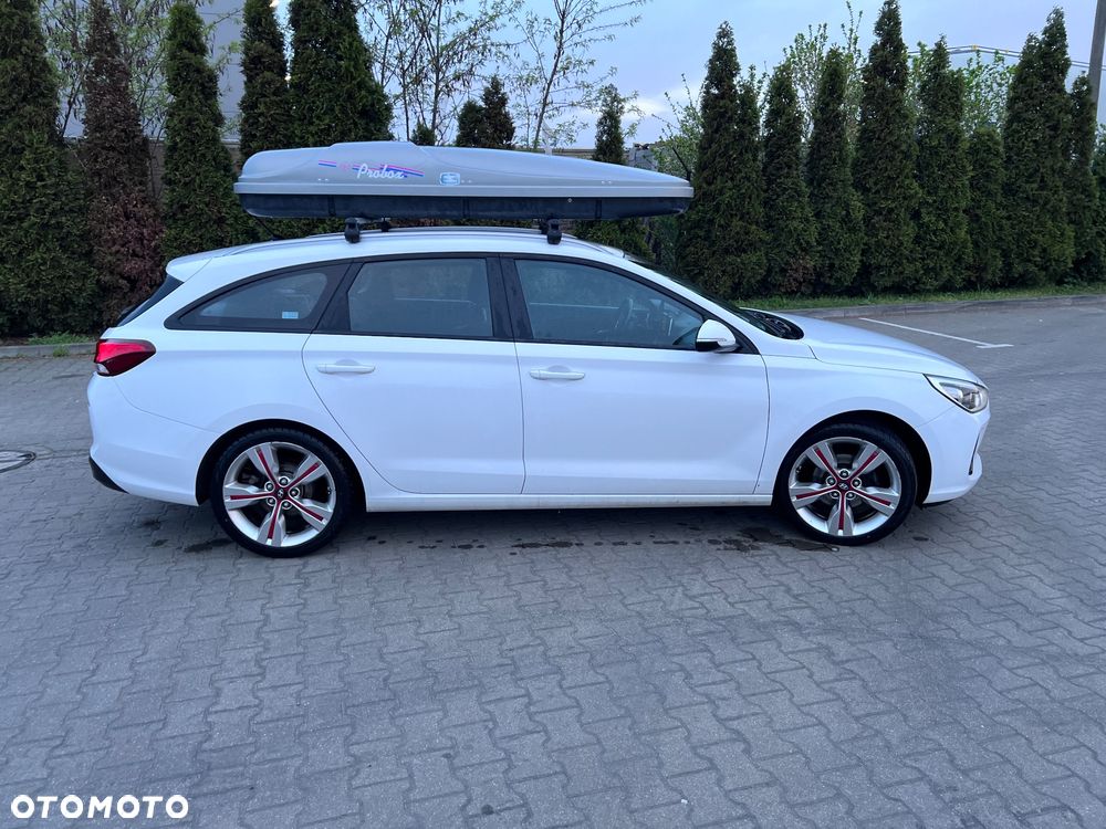 Hyundai i30 1.6 D Classic + - 2