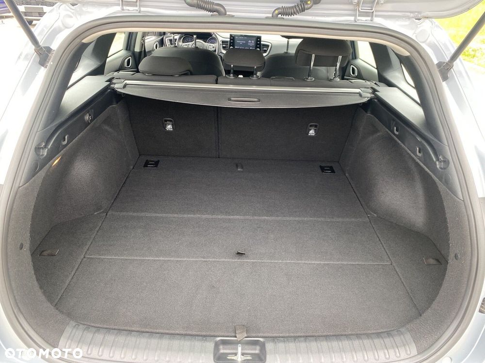 Kia Ceed - 13