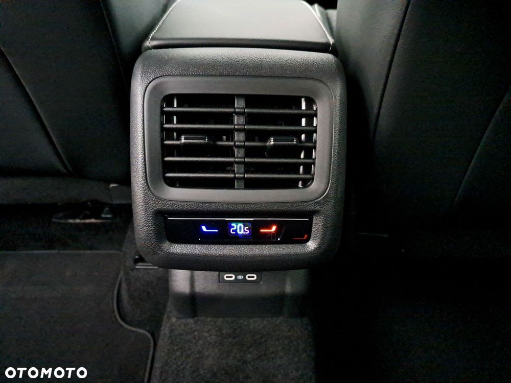 Volkswagen T-Roc 1.5 TSI HEV R-Line - 38