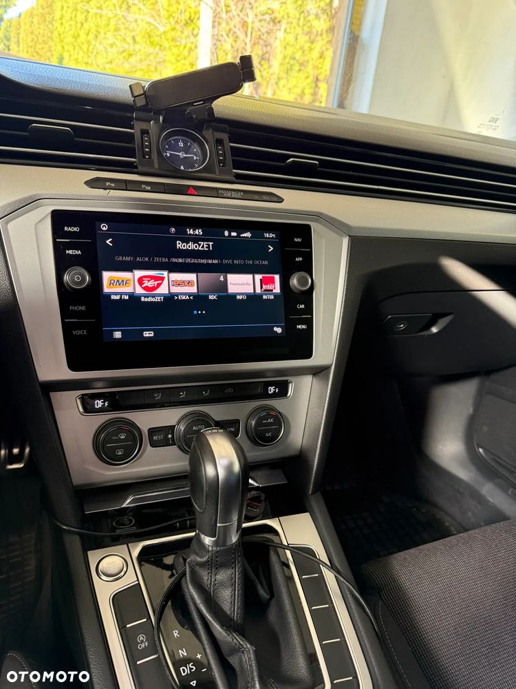 Volkswagen Passat 1.6 TDI SCR DSG Comfortline - 12