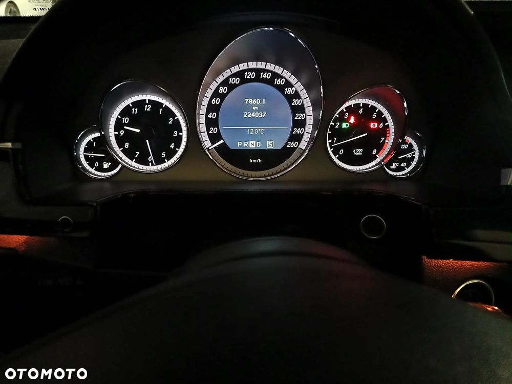 Mercedes-Benz Klasa E 250 CGI BlueEffICIENCY Avantgarde - 18