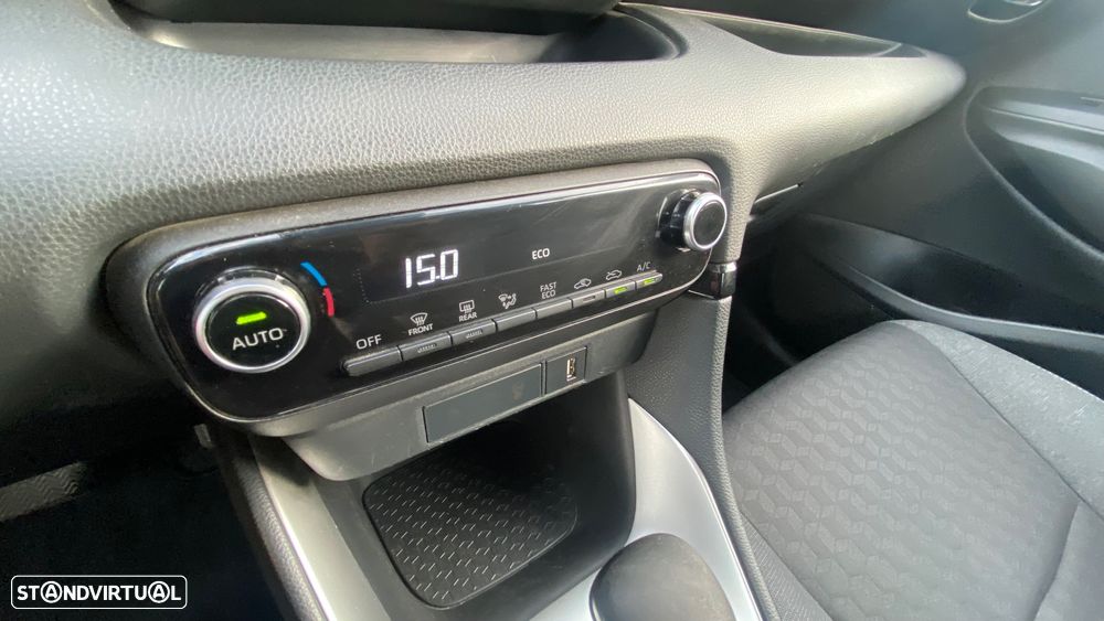 Toyota Yaris 1.5 HDF Comfort - 44