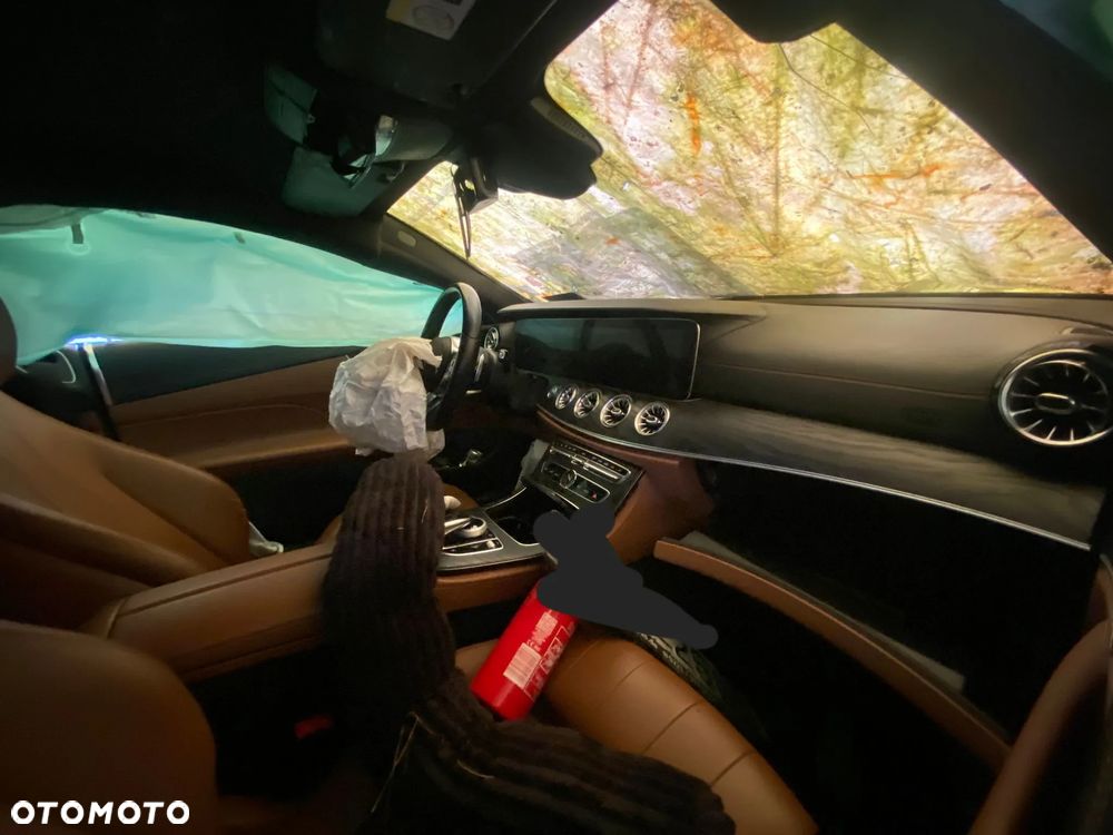 Mercedes-Benz Klasa E 220 d 4Matic Coupe 9G-TRONIC Avantgarde - 16