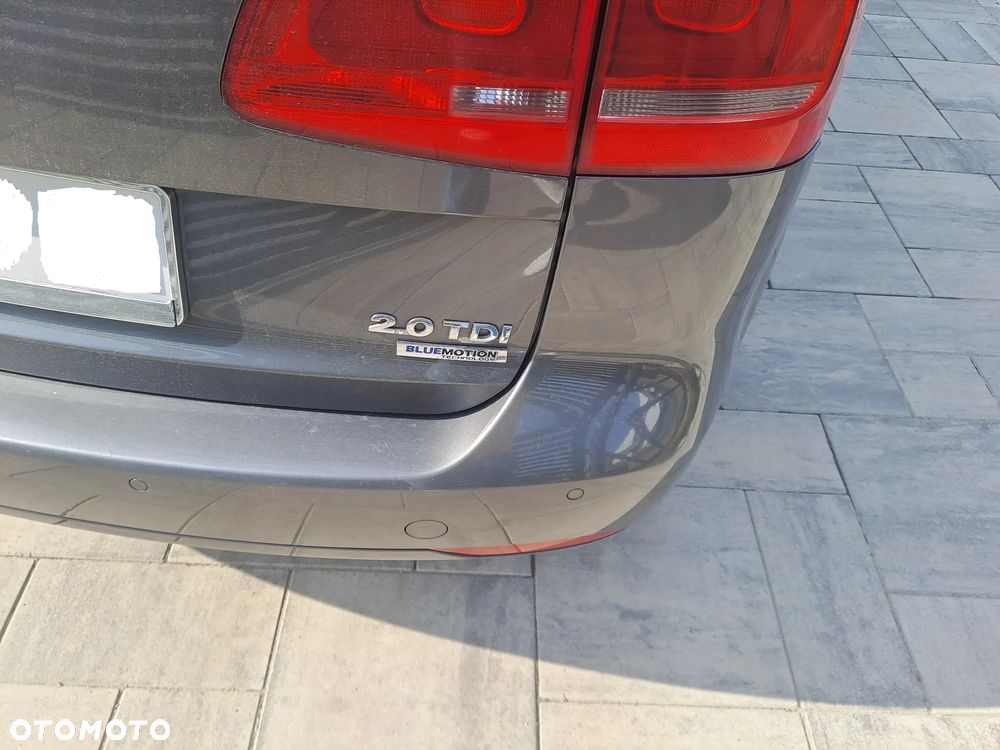 Volkswagen Touran 2.0 TDI DPF BlueMotion Technology MATCH - 4
