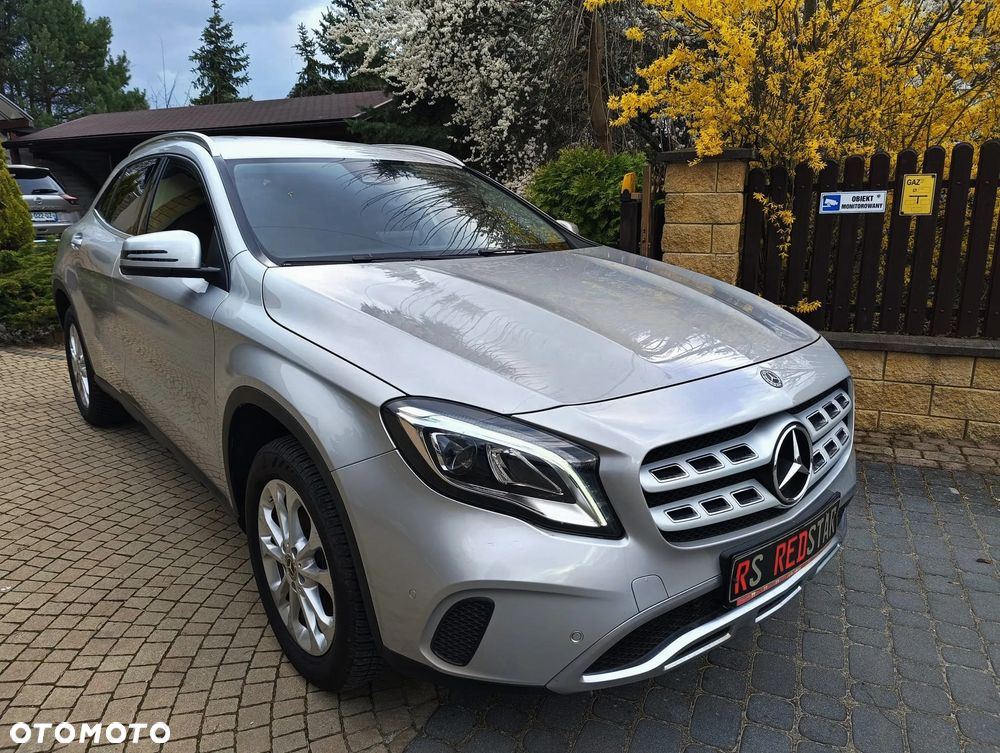 Mercedes-Benz GLA 180 Urban - 39