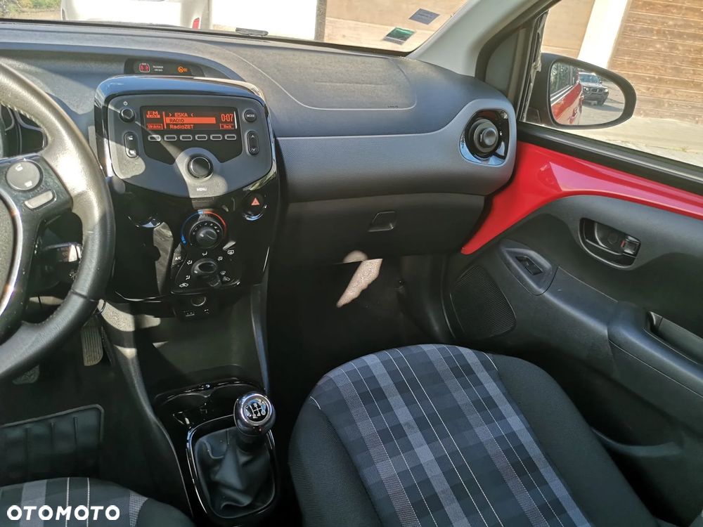 Peugeot 108 VTI 72 Top Allure - 8