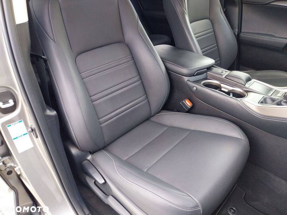 Lexus NX 300h F Impression AWD - 10