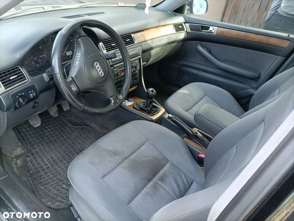 Audi A6 Limousine 2.4 - 3