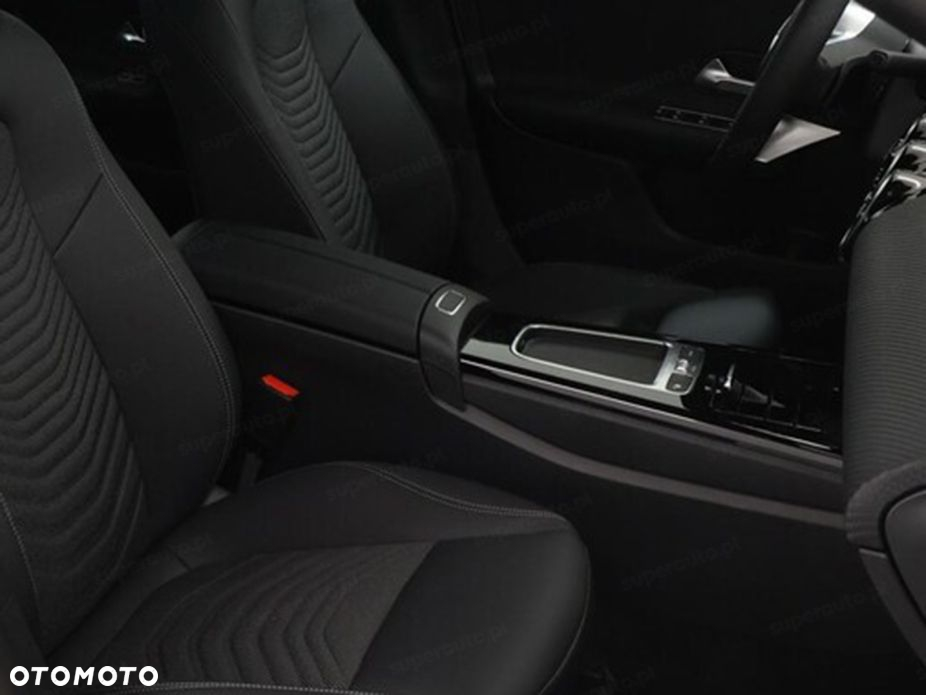 Mercedes-Benz CLA - 15