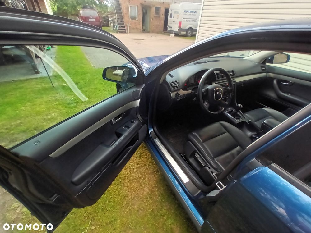 Audi A4 Limousine - 5