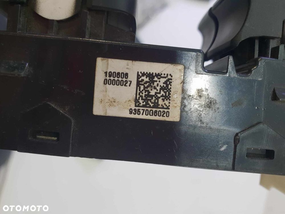 KIA PICANTO III PANEL PRZEŁĄCZNIK SZYB 93570-G6020 - 3
