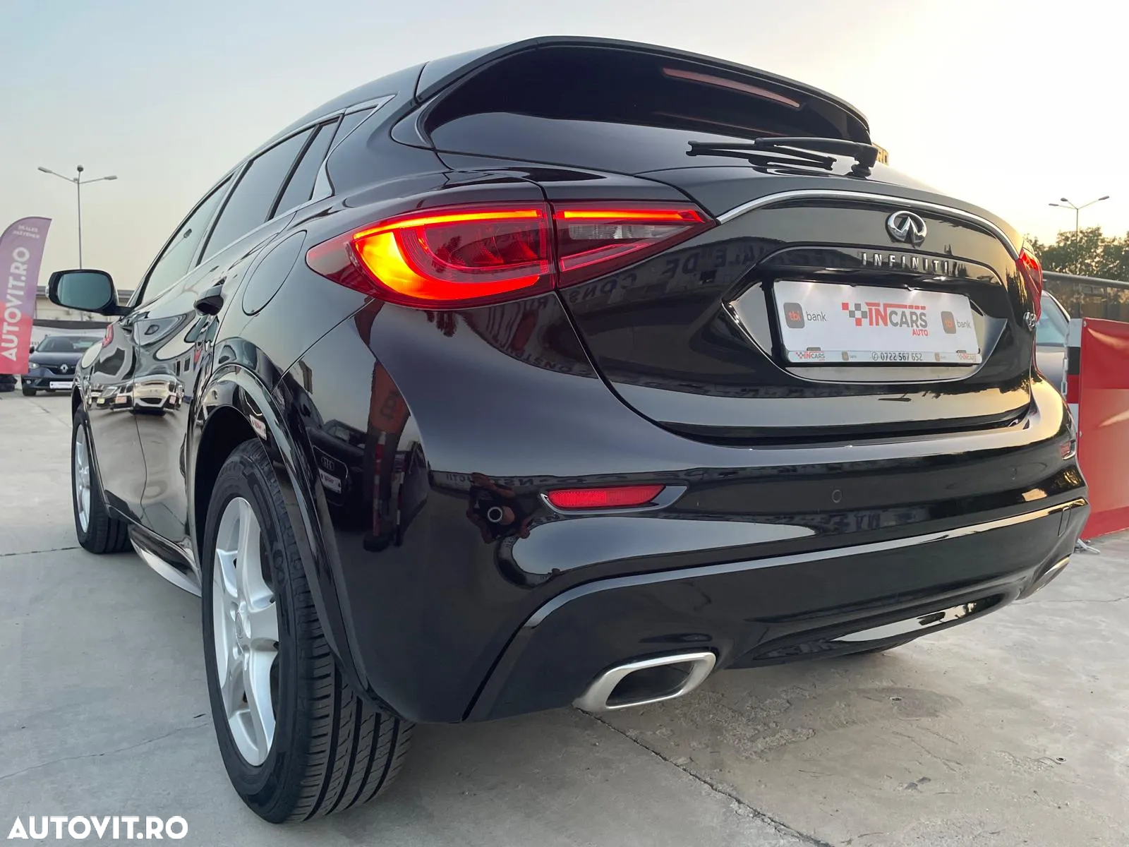 Infiniti Q30 - 40