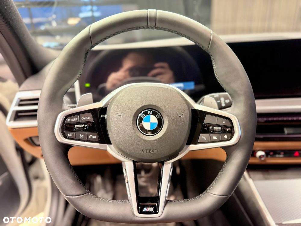 BMW Seria 3 330i xDrive M Sport - 14