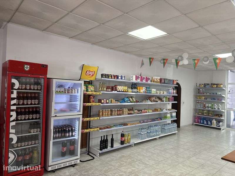 Trespasse Café Snack Bar e mini mercado. Possibilidade de Restaurante. - Grande imagem: 2/5