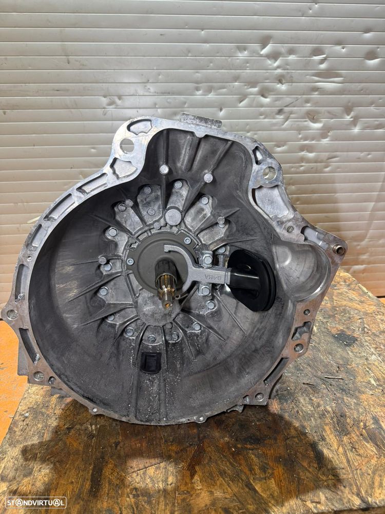 Caixa de Velocidades IVECO DAILY 2.3 Com 24 Mil KMS Ref: 8873773 - 4