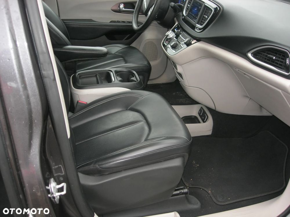 Chrysler Voyager - 19