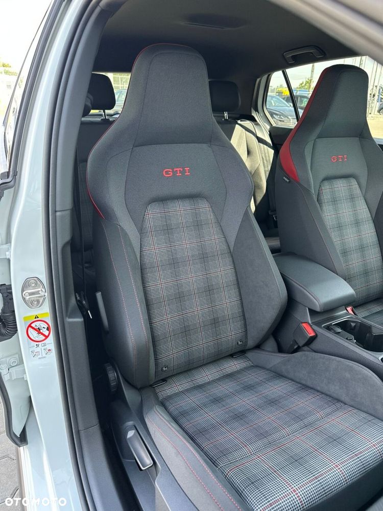 Volkswagen Golf - 19