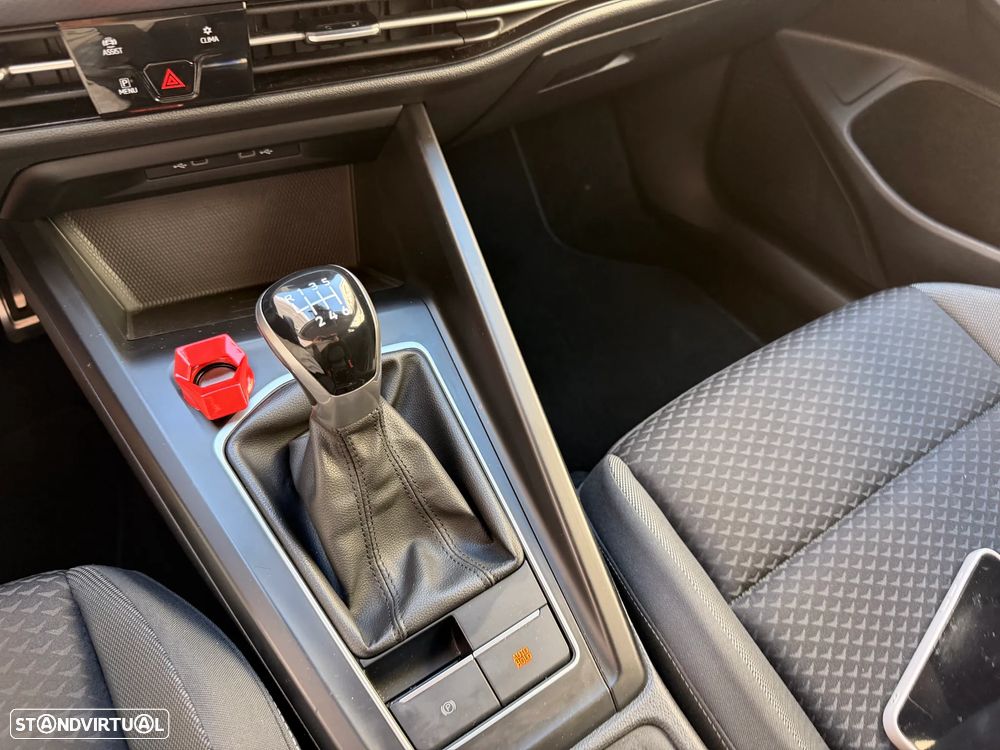 VW Golf 1.0 TSI Sportline - 32