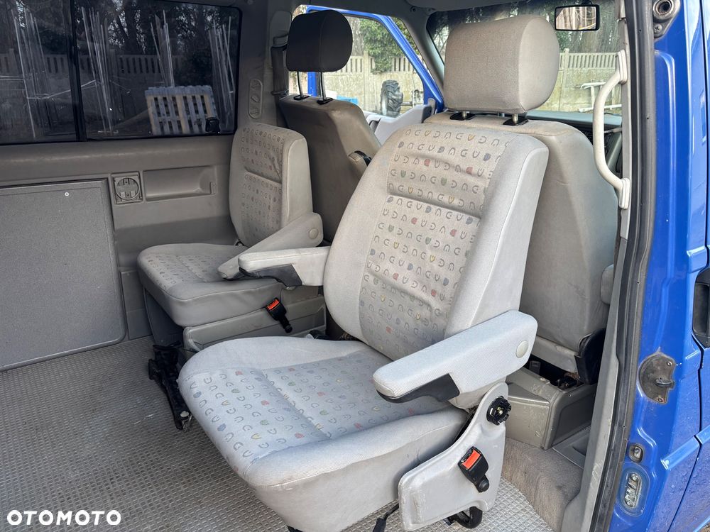 Volkswagen Multivan Standard - 12