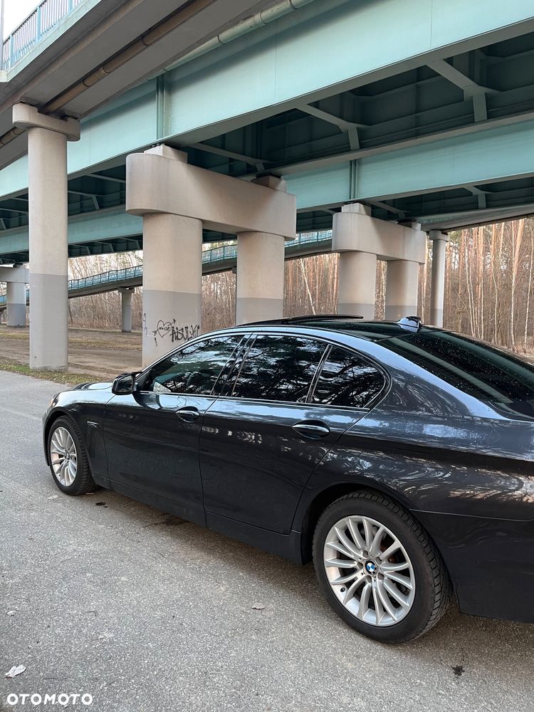 BMW Seria 5 528i xDrive - 6