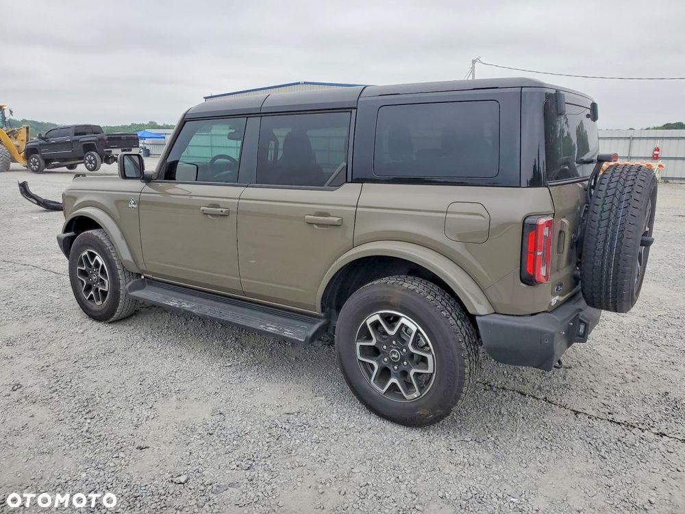 Ford Bronco - 4