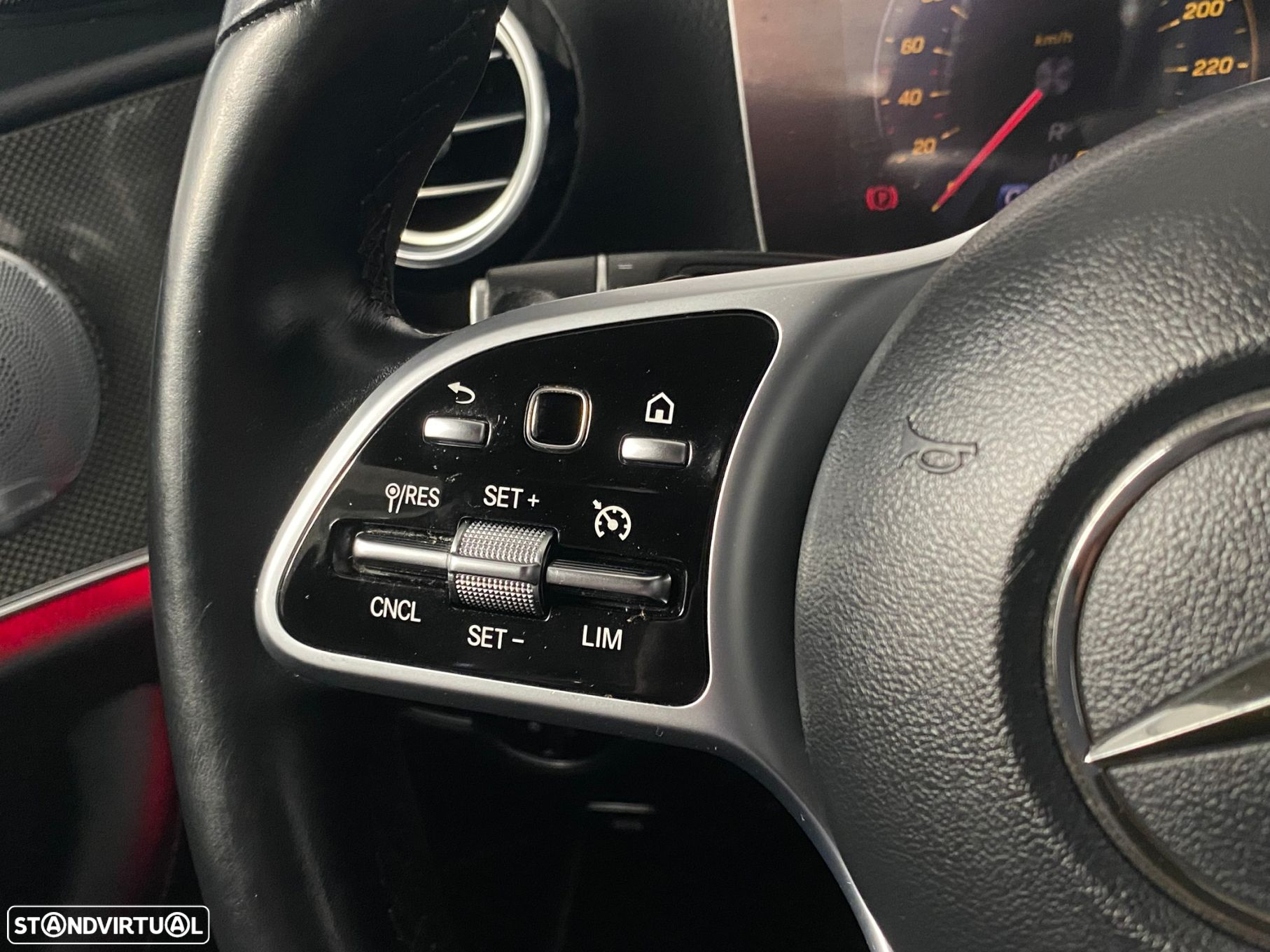 Mercedes-Benz E 220 d 4-Matic All Terrain Avantgarde - 17