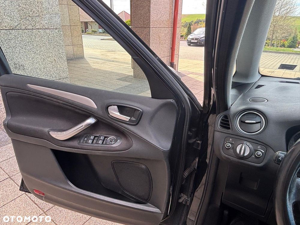 Ford S-Max 2.0 TDCi DPF Titanium - 17