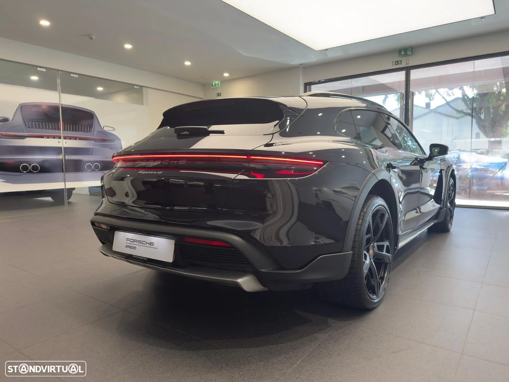 Porsche Taycan Cross Turismo 4 - 6