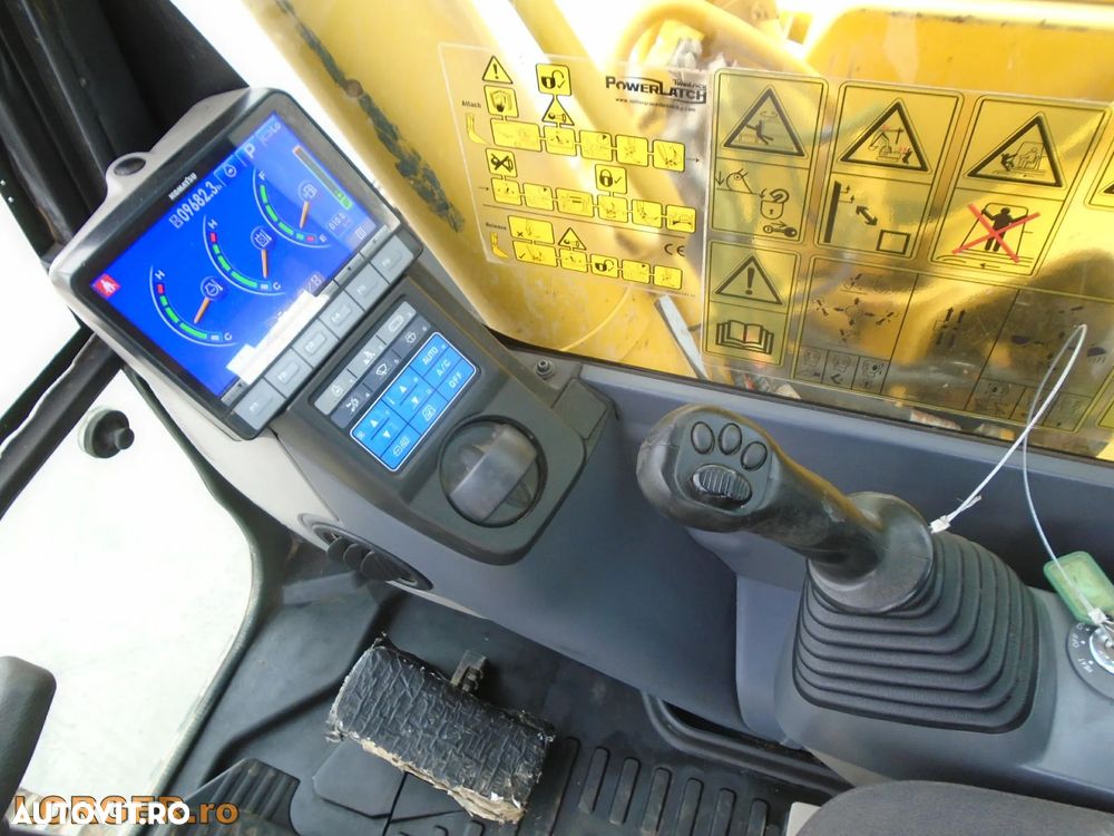 Komatsu PC210 LC-10 - 11