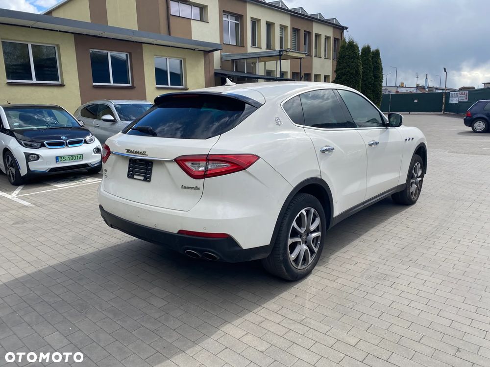 Maserati Levante Q4 - 3